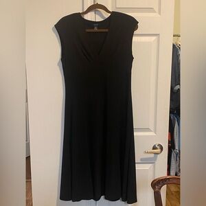Chaps capped sleeve large black dress